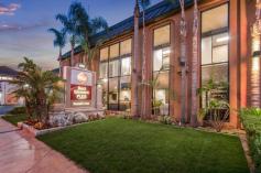 Best Western Plus Stovals Inn Anaheim