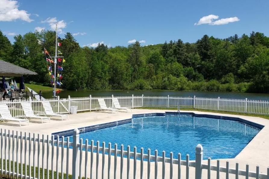 Commodores Inn